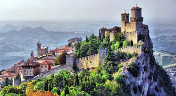 อันดับที่ 5 San Marino มีพื้นที่ 61 ตารางกิโลเมตร